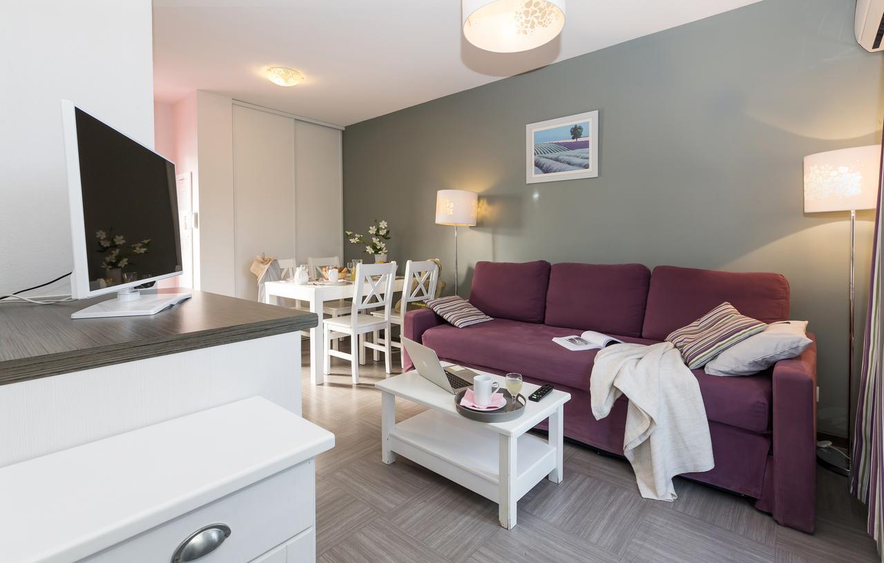 Residence Odalys Cote Provence Gréoux-les-Bains Екстериор снимка